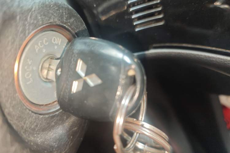 Used Mitsubishi Outlander 2016 2.0L Two-Wheel Drive Fashion Edition 5 Seats