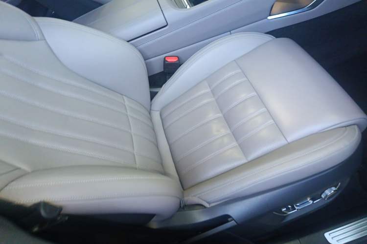 Used Lynk & Co 09 EM-P 2023 2.0TD EM-P Long-Range Version PM 7-Seater