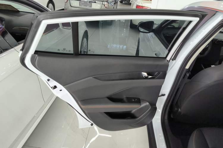 Used Dongfeng Aeolus Yixuan 2025 1.5L Automatic Luxury Version