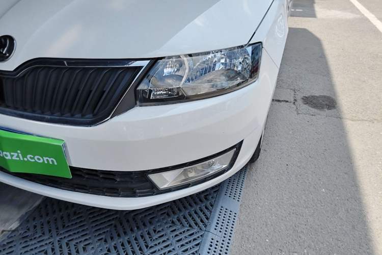Used Skoda Rapid 2013 1.6L Automatic Smart Selection Model
