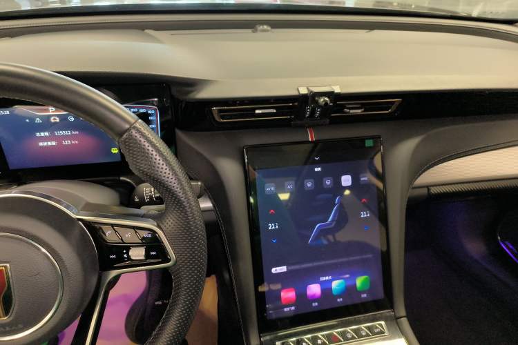 Used Hongqi H5 2023 1.5T DCT Smart Connect Flagship Edition Audio And AC Panel