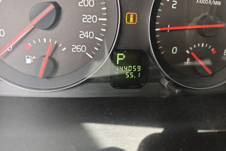 Used Volvo S40 2011 2.0L Automatic Zhiya Edition Odometer Close Up