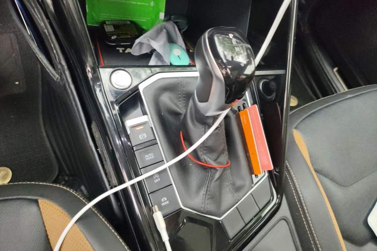 Used Volkswagen Tayron 2019 330TSI Two-Wheel-Drive Luxury Version China V Emission Standard Gear Lever