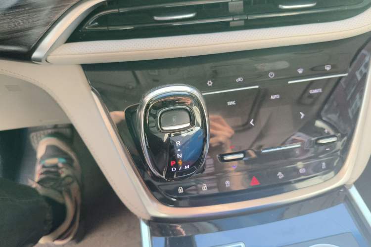 Used Buick GL8 2020 ES Land Cruiser 653T Comfort Edition Gear Lever