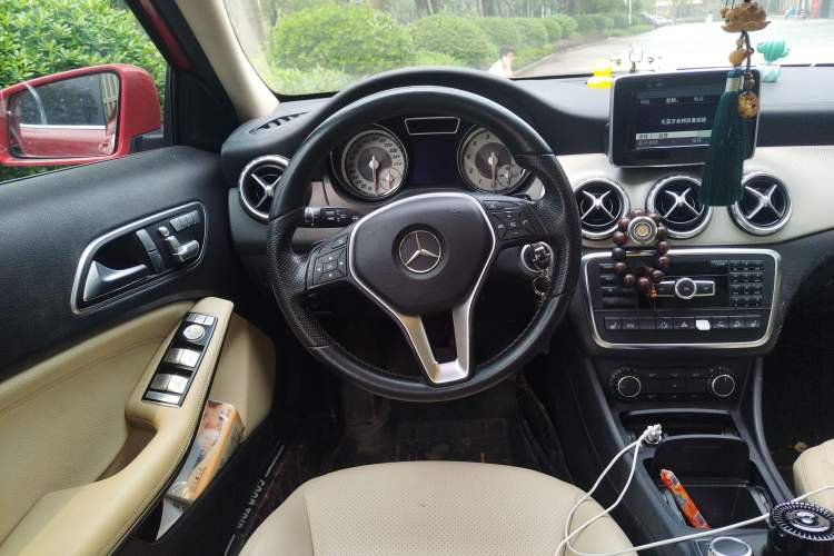 Used Mercedes-Benz GLA 2016 GLA 220 4MATIC Fashion Edition Steering Wheel