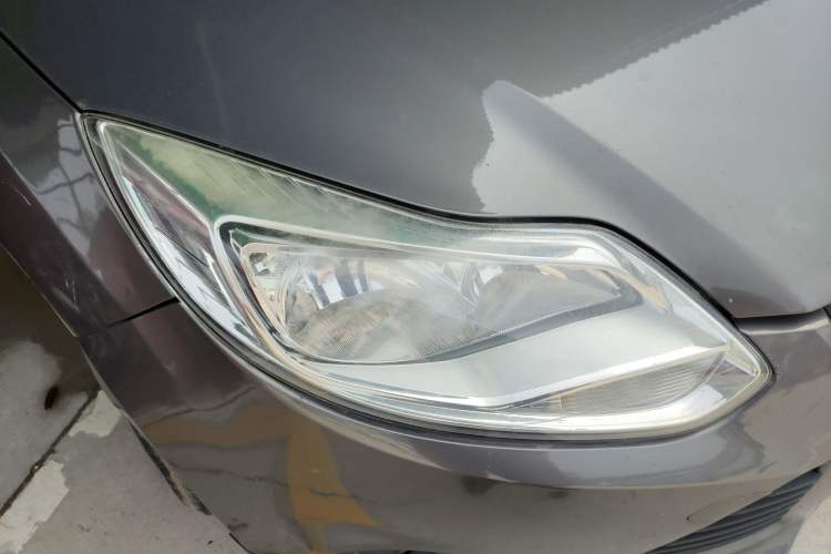 Used Ford Focus 2012 Sedan 1.6L Automatic Comfort Model Right Front Headlight