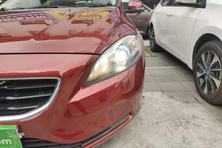 Used Volvo V40 2016 T3 Zhiyi Edition
