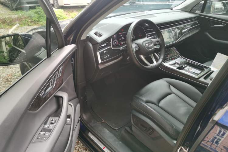 Used Audi Q7 2020 55 TFSI quattro S line sports model