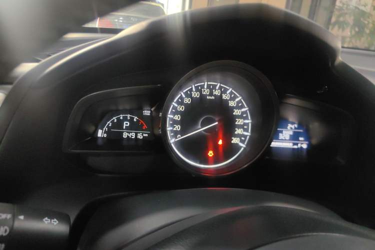 Used Mazda CX-4 2018 2.0L Automatic Two-Wheel Drive Blue Sky Premium Upgrade Version China VI Standard
