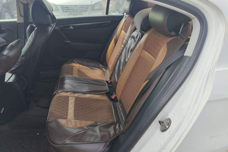 Used Volkswagen Magotan 2013 1.8TSI Luxury Model Left Rear Seat