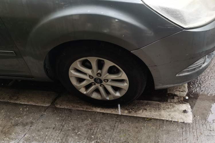 Used Ford Focus 2011 Sedan 1.8L Automatic Fashion Edition
