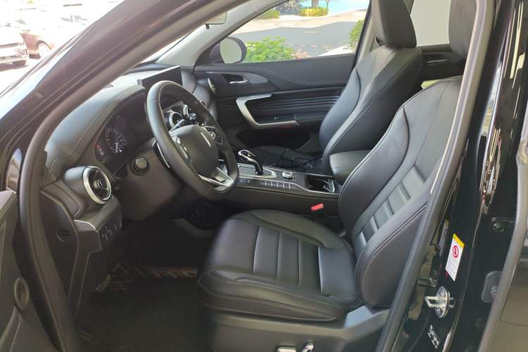 Used Wey VV5 2021 1.5T Two-Wheel Drive Color Pioneer
