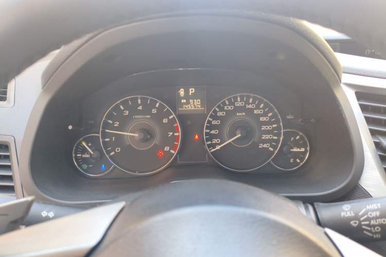 Used Subaru Outback 2011 2.5i Luxury Edition Instrument Cluster