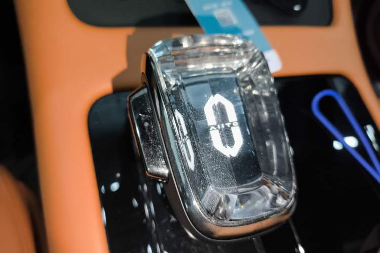 Used Hima AITO M7 2024 1.5T Four-Wheel Drive Plus Version 5 Seats Gear Lever