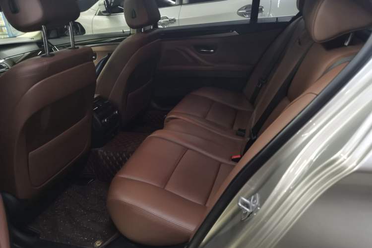 Used BMW 5 Series 2017 528Li Leading Model
