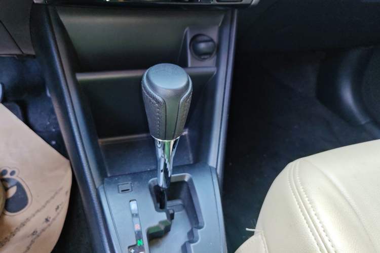 Used Toyota YARiS L Zhi Xiang 2019 1.5E CVT Dynamic Edition China VI compliant Gear Lever