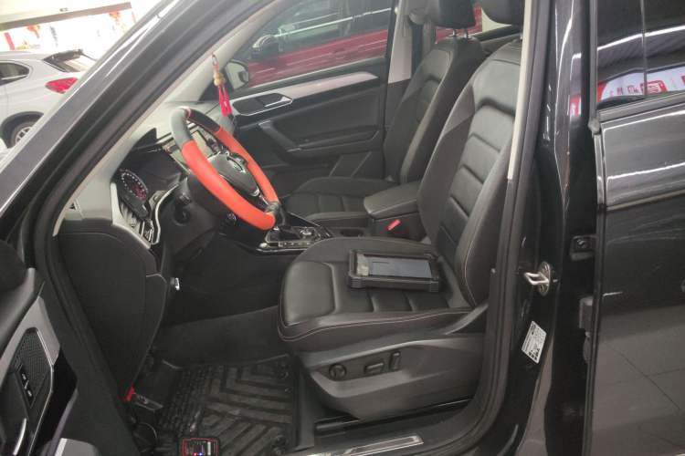 Used Volkswagen Tayron 2019 330TSI Two-Wheel Drive Luxury Model China VI Standard
