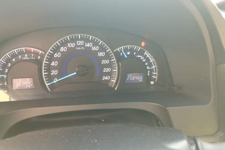 Used Toyota Camry 2012 2.5G Luxury Edition Odometer Close Up