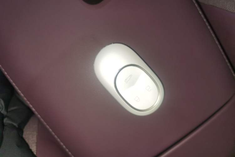 Used Nio ET5T 2023 75 kWh Touring Interior 1