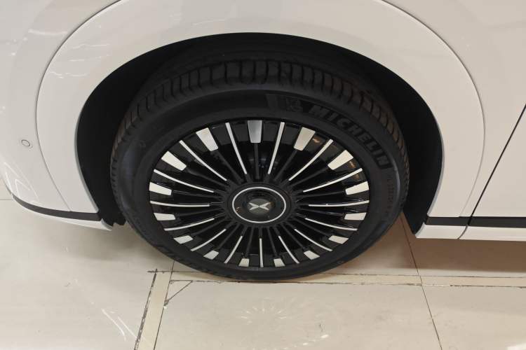 Used XPeng X9 2025 740 Ultra-Long Range Max