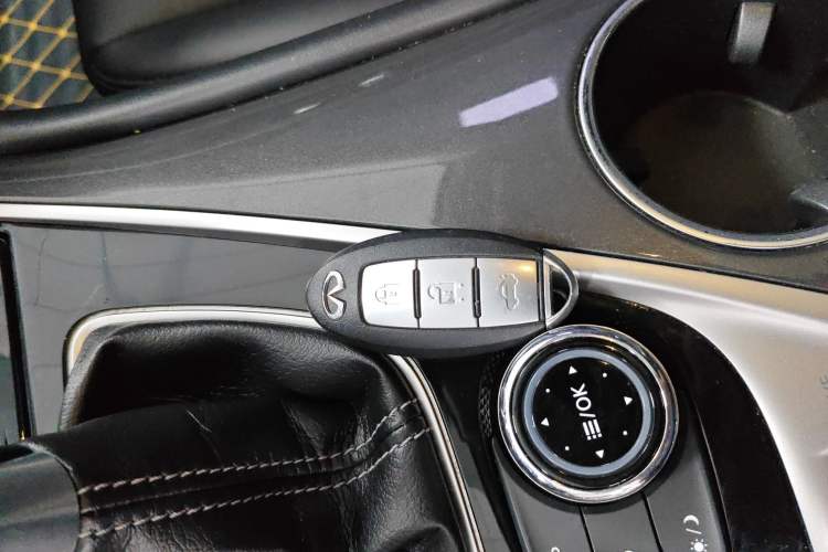 Used Infiniti Q50L 2016 2.0T Comfort Edition
