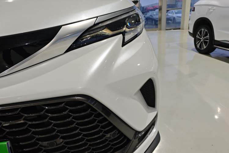 Used Toyota Granvia 2023 2.5L Hybrid Prestige PLUS Edition