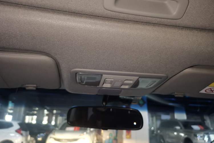 Used Honda Crider 2016 1.8L CVT Luxury Edition Headliner