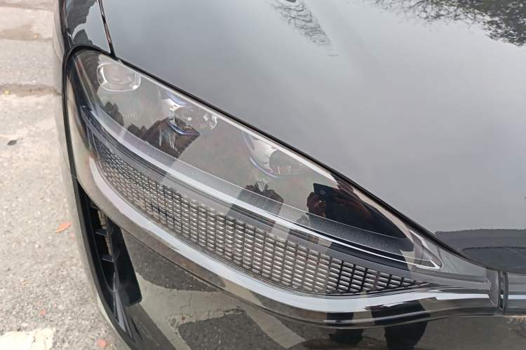 Used Hima AITO M9 2024 Range-Extended Ultra Version 42 kWh 6-Seater Model Right Front Headlight