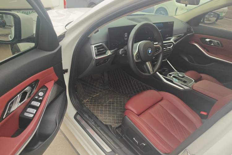 Used BMW i3 2024 eDrive 35 L
