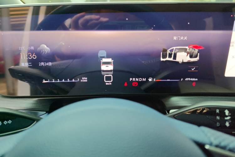 Used Buick Century 2023 2.0T Six-Seater Yinshi Edition Odometer Close Up