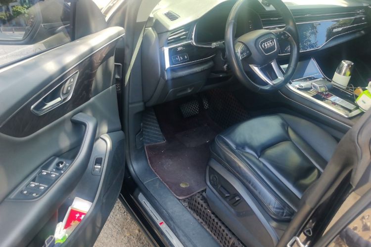 Used Audi Q8 2021 55 TFSI Luxury Dynamic Edition Driver Seat