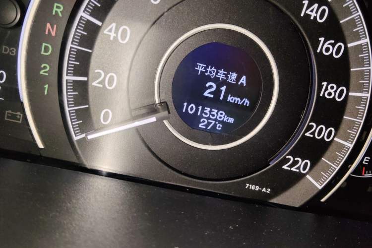 Used Honda CR-V 2012 2.4L four-wheel drive luxury version Odometer Close Up