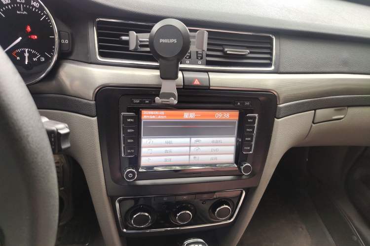 Used Skoda Superb 2013 1.4TSI DSG Sport Edition Audio And AC Panel