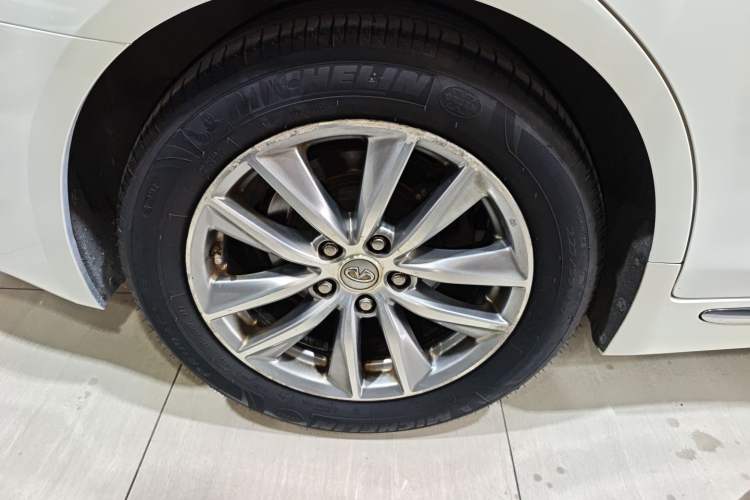 Used Infiniti Q50L 2015 2.0T Comfort Edition
