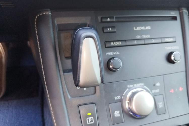 Used Lexus CT 2014 CT200h Comfort Edition Two-Tone