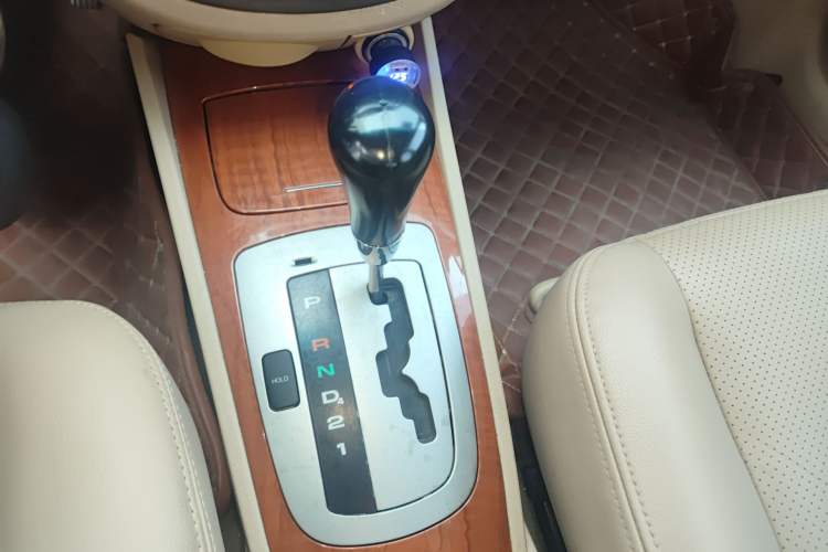 Used Buick Excelle 2011 1.6 LE-AT Gear Lever
