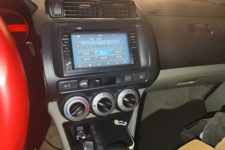 Used Everus S1 2012 1.3L Automatic Comfort Edition Audio And AC Panel