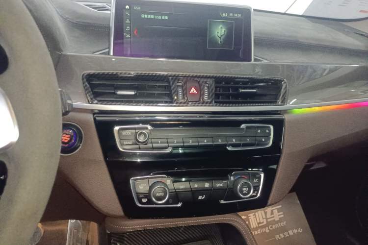 Used BMW X1 New Energy 2019 xDrive25Le Mileage Upgrade Version Audio And AC Panel