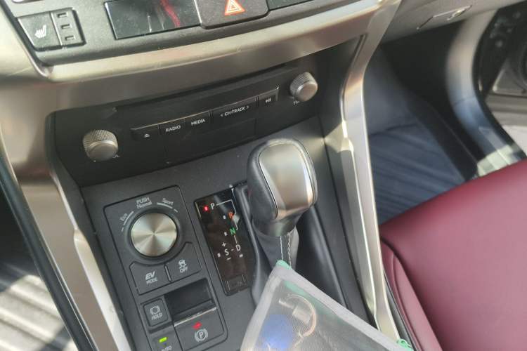 Used Lexus NX 2020 300h Front-Drive FENGSHANG Version China VI Standard
