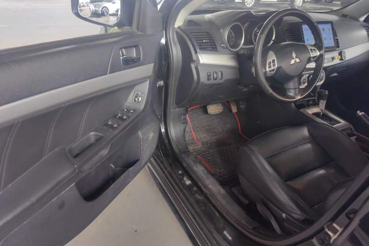 Used Mitsubishi Lancer EX 2015 1.8L CVT ZhiShang Edition China IV Standard