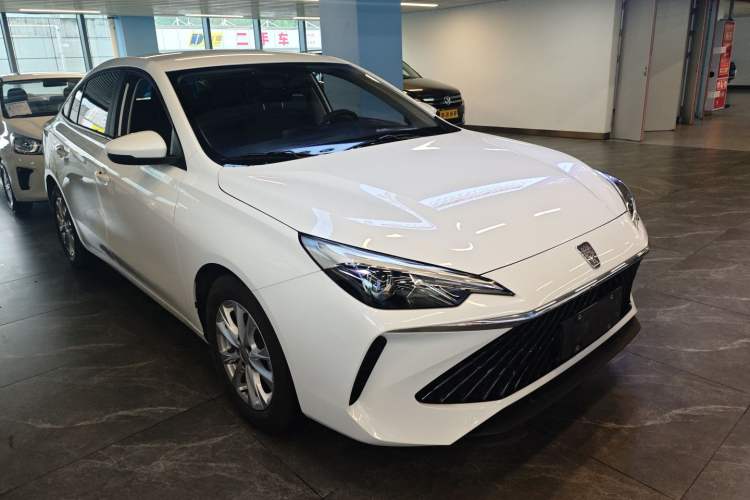 Used Roewe i5 2023 1.5L Manual Comfort Edition Front Right 45 Deg