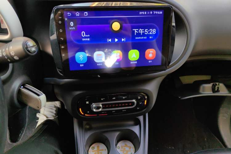 Used smart fortwo 2015 1.0L 52 kW hardtop Dynamic version
