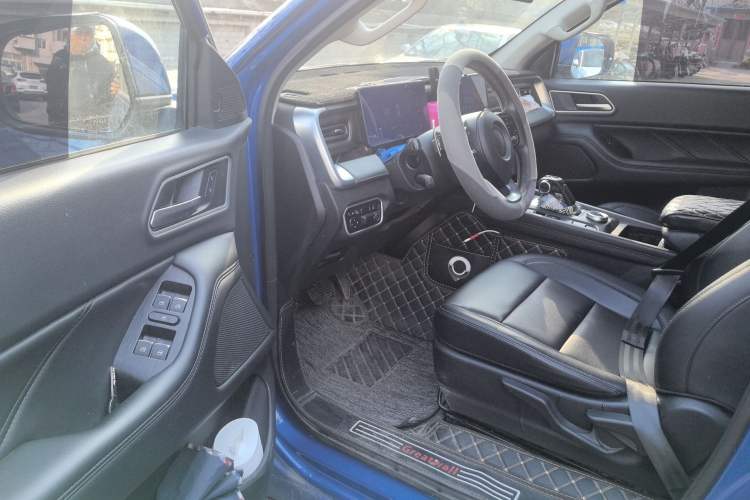 Used Great Wall Poer 2023 2.0T Passenger Version Automatic Gasoline Four-Wheel Drive Comfort Trim – GW4C20B
