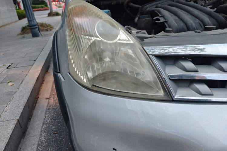 Used Nissan Livina 2010 JINRUI Edition 1.6L Automatic Standard Model
