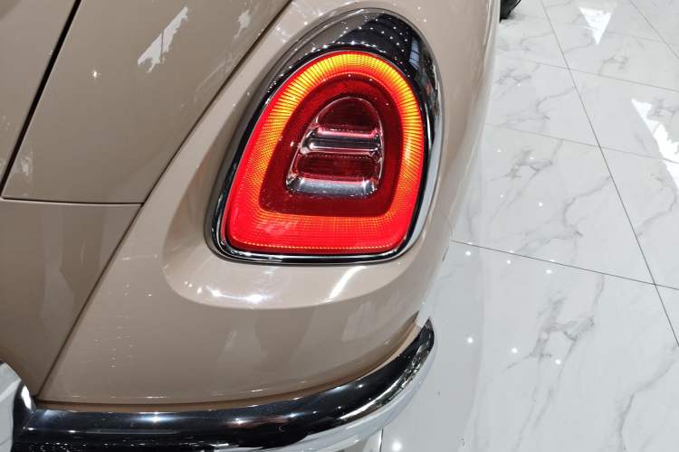 Used ORA Ballet Cat 2022 401 km Nutcracker Edition Right Rear Taillight