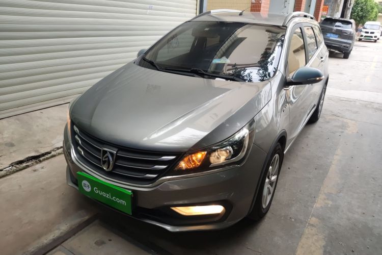 Used Baojun 310W 2017 1.5L Manual Fashion Model China V