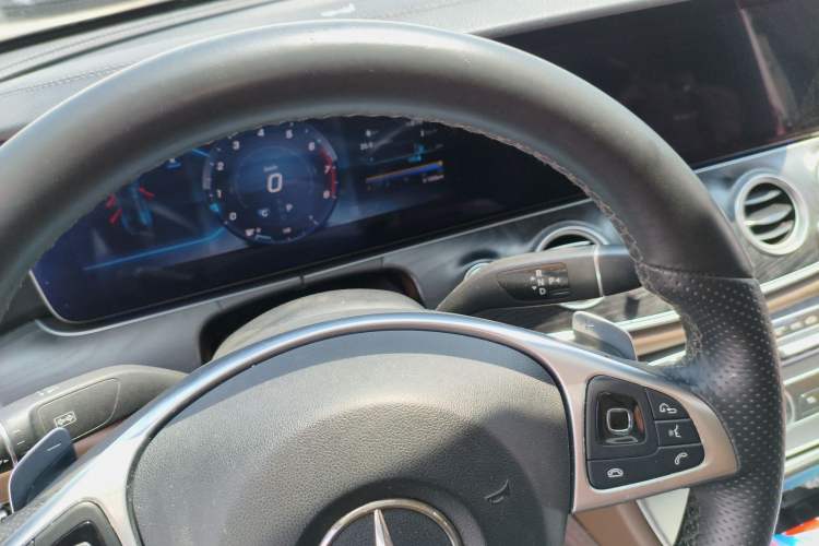 Used Mercedes-Benz E-Class 2018 Facelift E 200 L Sport Edition Gear Lever