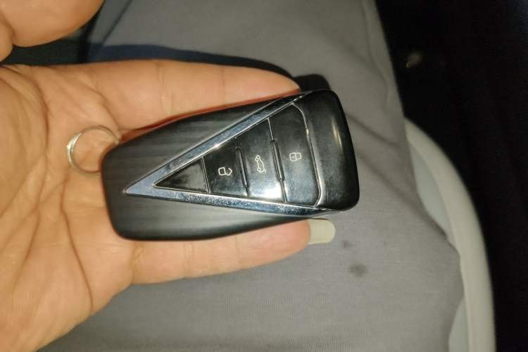 Used Venucia V DD-i 2023 110 km iE Version Vehicle Key