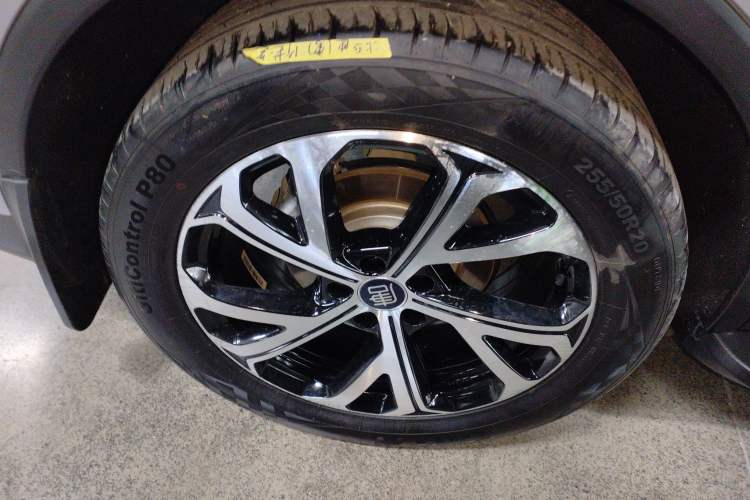 Used BYD Tang New Energy 2025 DM-i 115KM Prestige Model Right Rear Wheel Hub