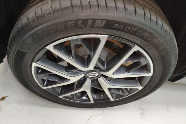 Used GAC Trumpchi ES9 2024 PHEV with 143 km Max